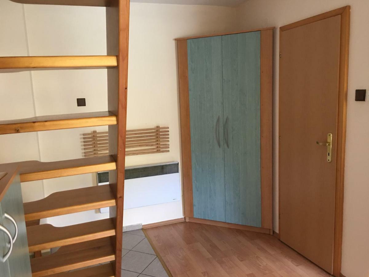 J&M Privat Apartment Závažná Poruba Екстериор снимка